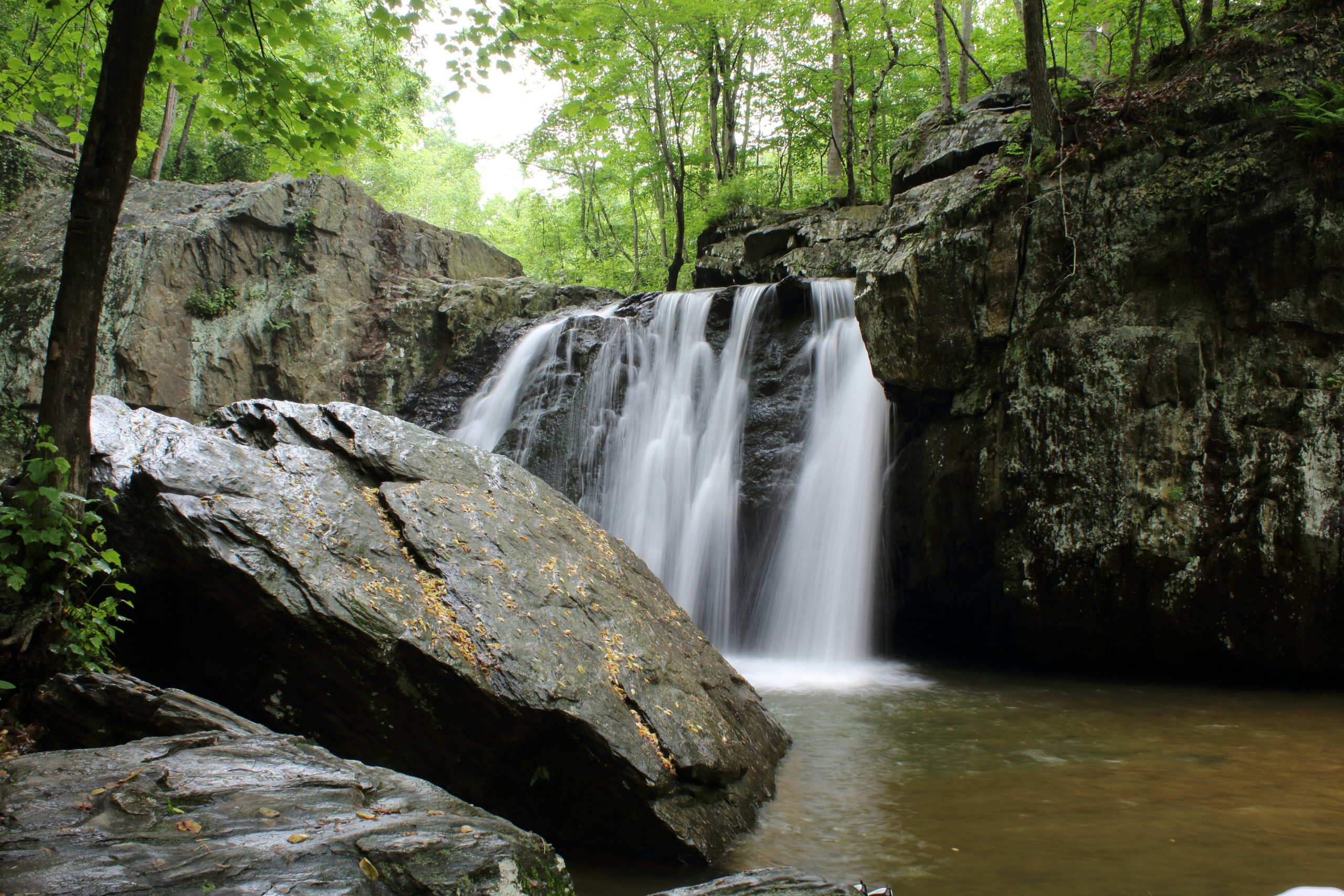 The rise of “naked waterfall photography”naked falls photos